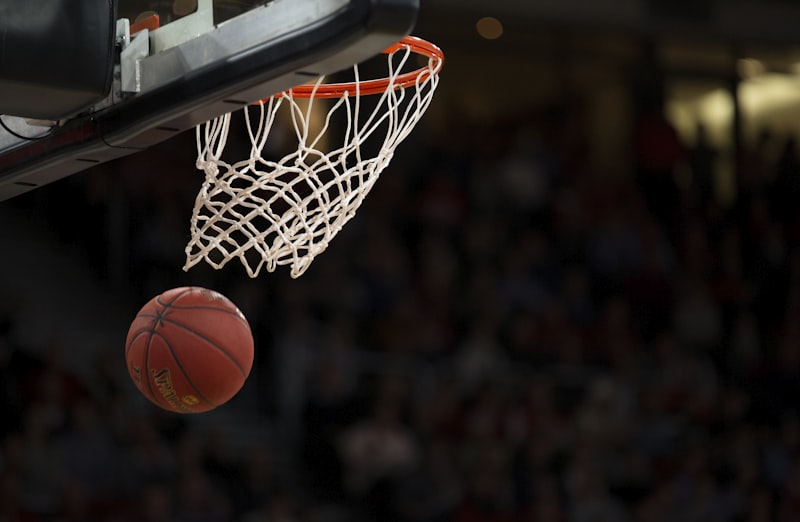 Baloncesto en cancha